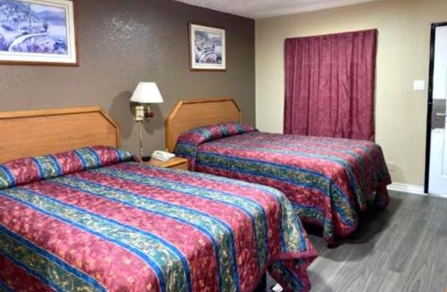 Dallas Hotel | Golden Inn Dallas by Hotel O