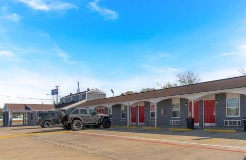 Dallas Hotel | Golden Inn Dallas by Hotel O