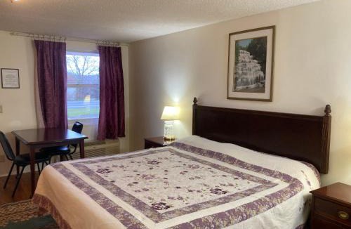 Town of Reading Hotel | Golden Knight Inn and Suites