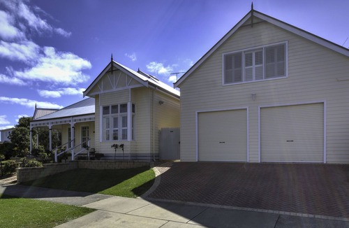 Torquay Apartment | Golden Loft Retreat Loft