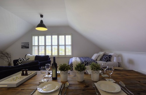 Torquay Apartment | Golden Loft Retreat Loft