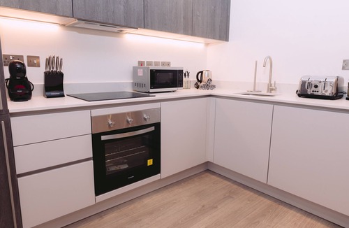 Golders Green Apartment | Golden Mansion