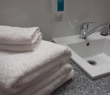 Grovedale Hotel | Golden Palms Motel