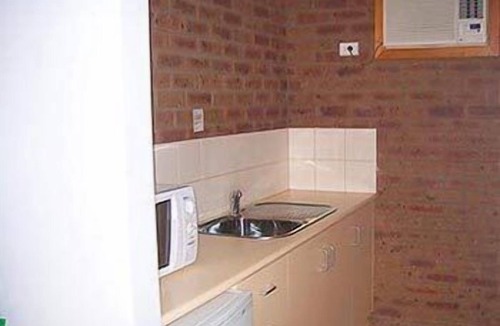 Grovedale Hotel | Golden Palms Motel