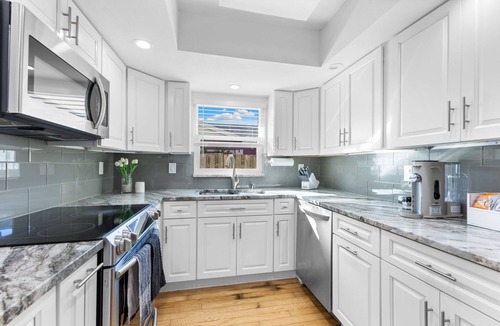 Lake Sarasota Villa | Golden Palms - Pool Billiards Firepit BBQ