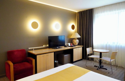 Wantirna Hotel | Golden Pebble Hotel