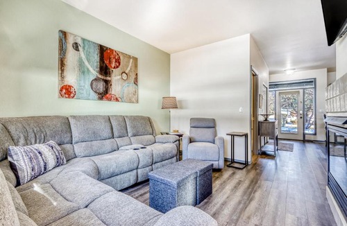 Redmond House | Golden Pheasant Nook