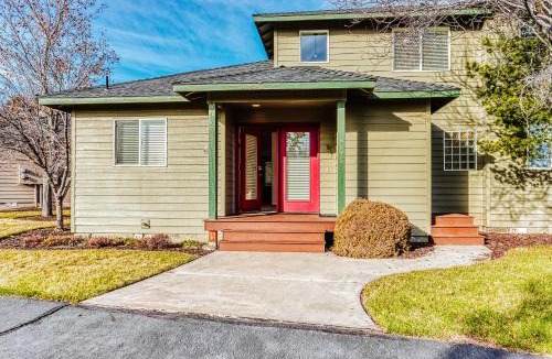 Redmond House | Golden Pheasant Retreat