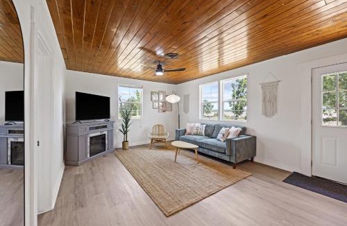 Madill Other | Golden Pine - Lakefront Cabin getaway