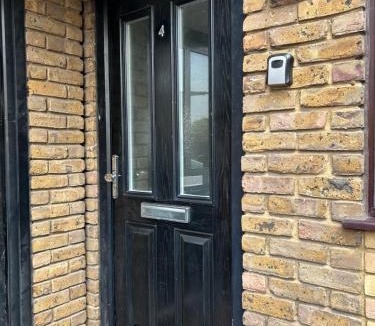 Great Baddow House | Golden Raspberry