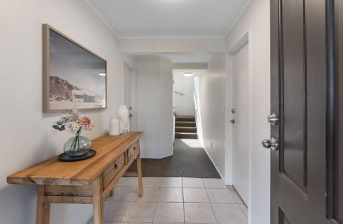 Richmond Heights House | Golden Retreat