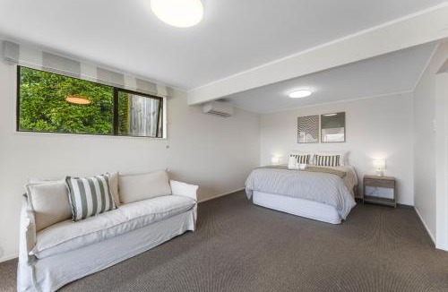 Richmond Heights House | Golden Retreat