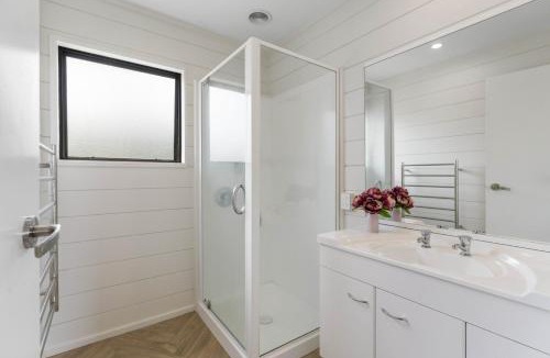 Richmond Heights House | Golden Retreat