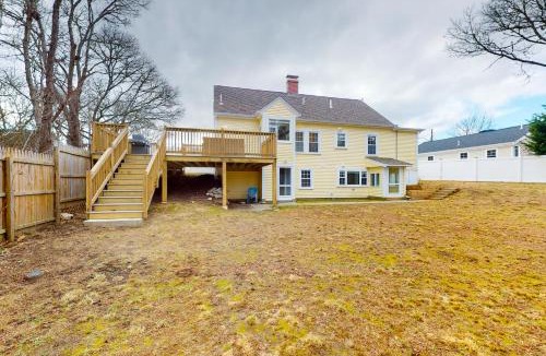Buzzards Bay House | Golden Slumbers
