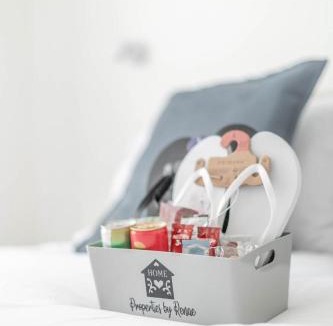 South Harrow Apartment | Golden Spa