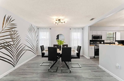 Southside House | Golden Spike Oasis I Heated Pool