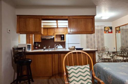 Lawton Apartment | Golden Sunflower's Apt B