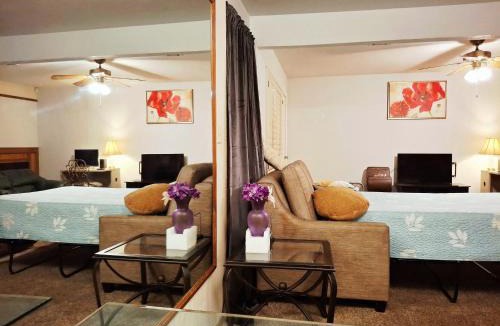 Lawton Apartment | Golden Sunflower's Apt B