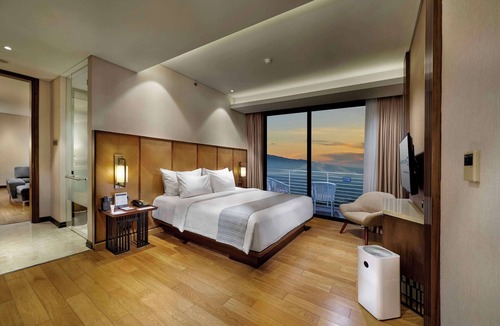 Oro Oro Ombo Hotel | Golden Tulip Holland Resort