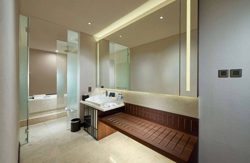 Oro Oro Ombo Hotel | Golden Tulip Holland Resort