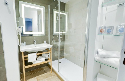 Saint-Witz Hotel | Golden Tulip Roissy Saint Witz