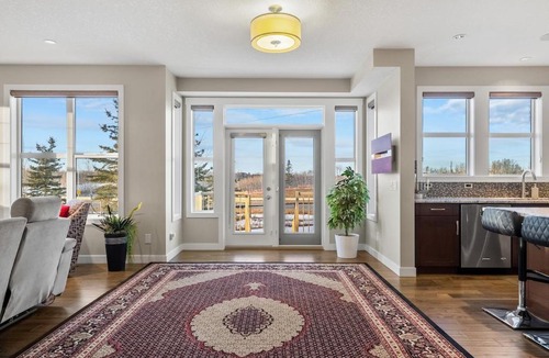 Southwest Calgary House | Golden View Manor
