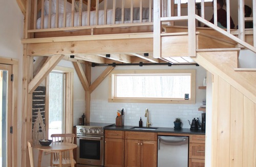 Townshend Cottage | Goldfinch Hollow: Tucked Within 5 Private Acres