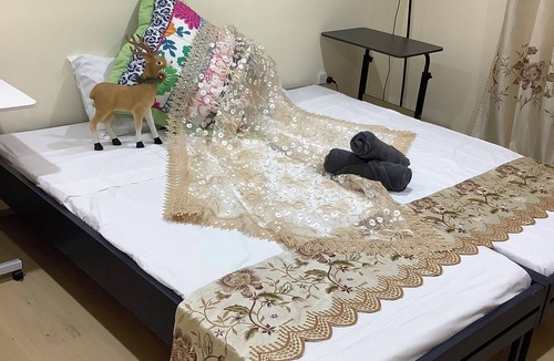 Waterford West House | Goldfinger dream house