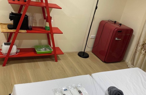 Waterford West House | Goldfinger dream house