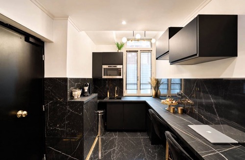 Centre Ville House | Goldpearl-HyperCentre-King Size Bed-Parking Available