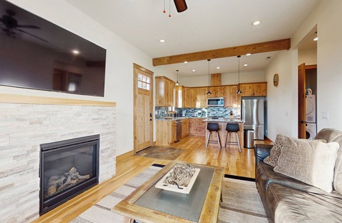 Powell Butte House | Golf Access On-Site! Home w/Shared Pool