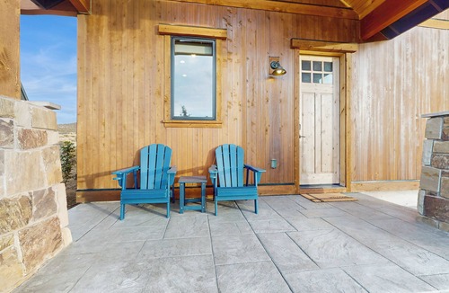 Powell Butte House | Golf Access On-Site! Home w/Shared Pool