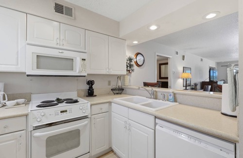 Wesley Chapel Condo | Golf Condo | Lake & Pool Views | Sleeps 4 | Saddlebrook Resort