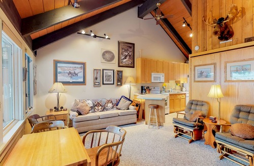 Big Sky Meadow Village Condo | Golf course condo with WiFi, fireplace - access to pool & hot tub