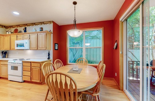 Welches Condo | Golf-course-front home with hot tub & pool - easy ski & golf access