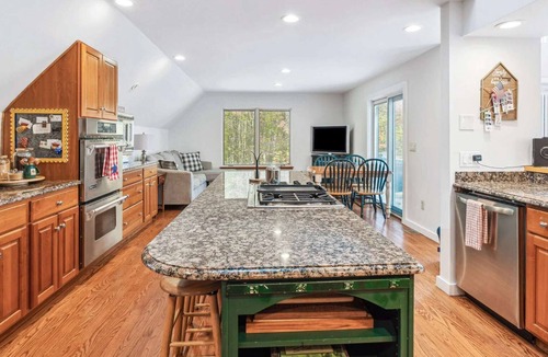 Quechee House | Golf Course, Fireplace, Pool Table - The Oasis*