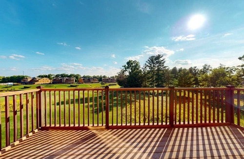 Dellwood Apartment | Golf course-front condo with pool, hot tub, dock, tennis, golf, & private beach