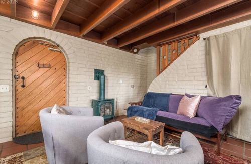 Amazon House | Golf Course Guest house