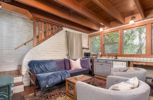 Amazon House | Golf Course Guest house