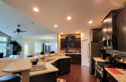 Port Orchard House | Golf Course home sleeps 6