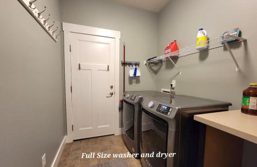 Port Orchard House | Golf Course home sleeps 6