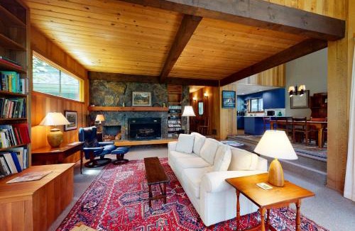 Black Butte Ranch House | Golf Course Home 148