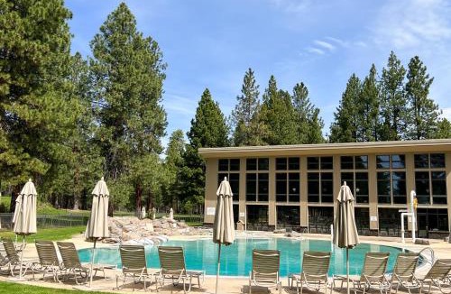 Black Butte Ranch House | Golf Course Home 148