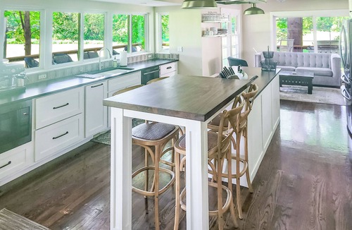 Overland Park House | Golf Course Home near KC World Cup Venues