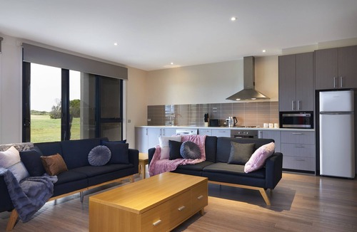 Connewarre House | Golf Course Retreat with Pool At Barwon Heads