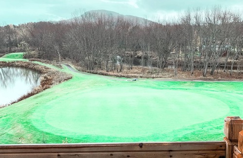 Mont-Tremblant House | Golf Course Townhome with Deck, BBQ & Views – 4BR Mont Tremblant
