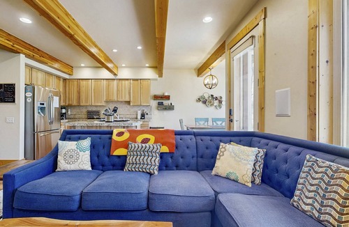 McCall Condo | Golf Course Townhome Peloton & EV Charger