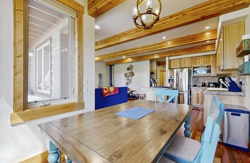 McCall Condo | Golf Course Townhome Peloton & EV Charger