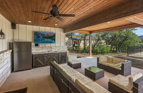 Sabinal House | Golf course views | Arcade, pool & hot tub