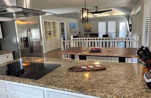 April Sound House | Golf Course Views + convenient to Texas Renaissance Festival!